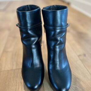 Elegant Black Women's Boots